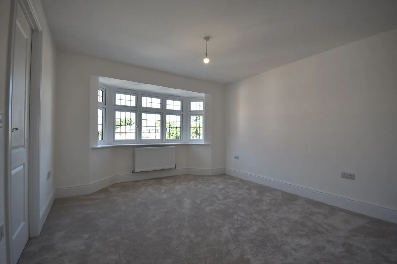 Bartons Road, PO9, photo 6