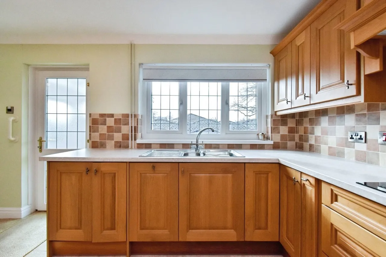 Maes Yr Helyg, Llandybie, SA18, photo 6