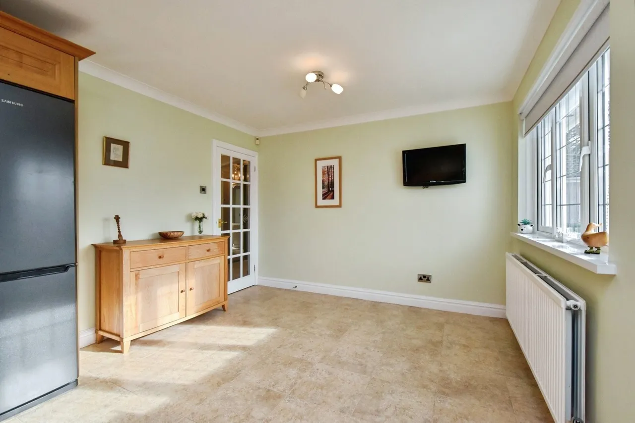 Maes Yr Helyg, Llandybie, SA18, photo 8