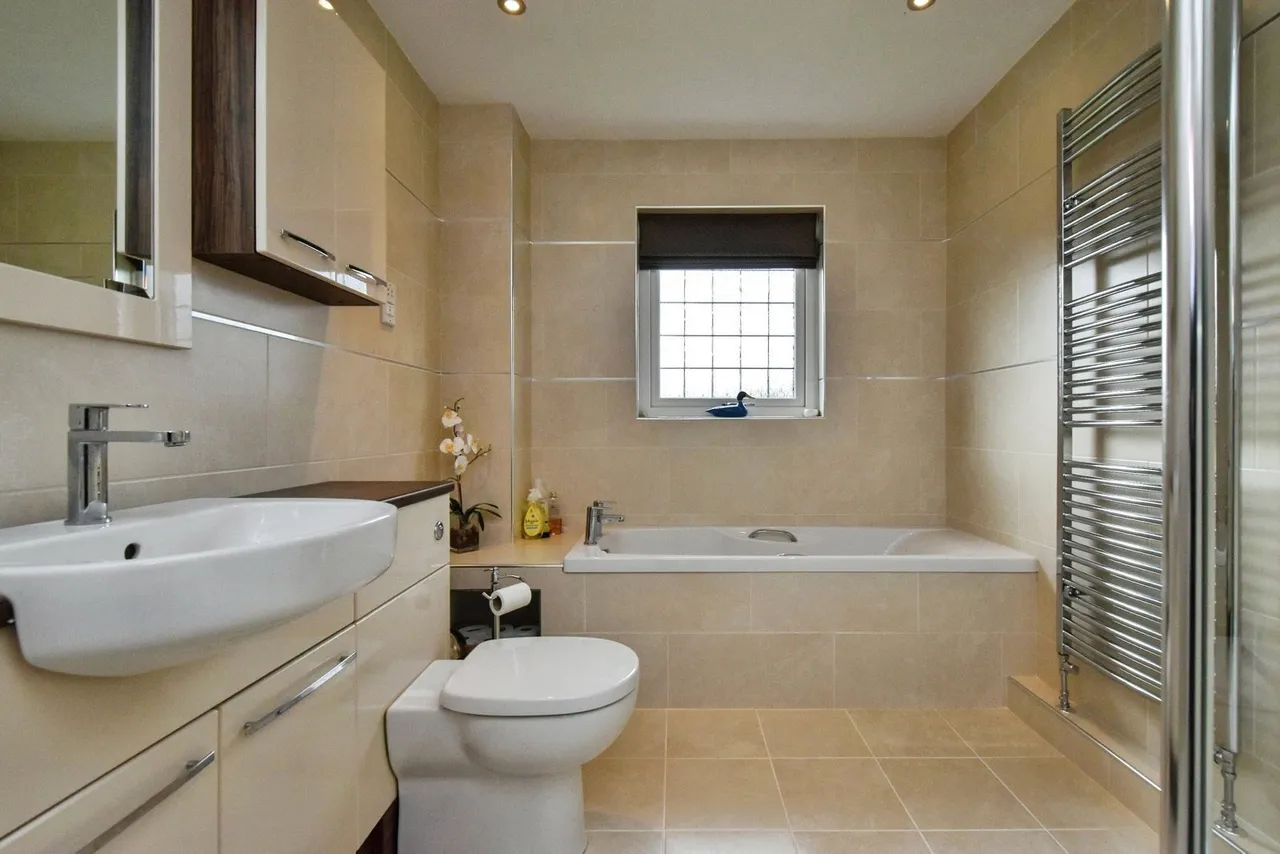 Maes Yr Helyg, Llandybie, SA18, photo 17