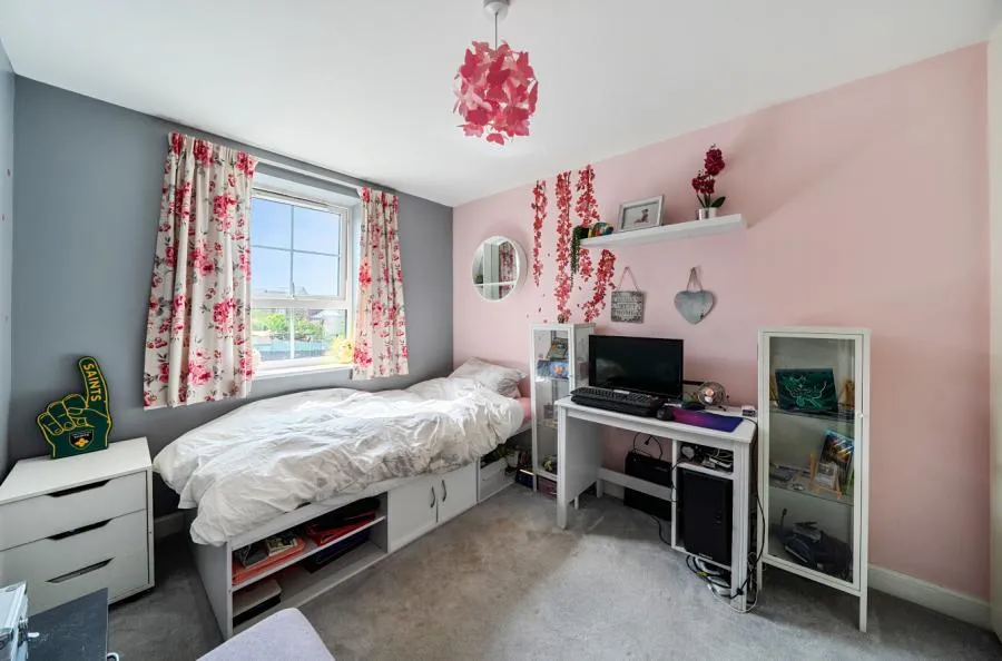 Windsor Crescent, Wokingham, RG40, photo 7