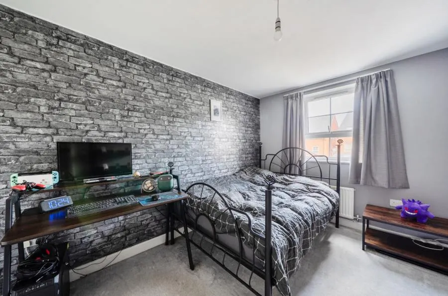 Windsor Crescent, Wokingham, RG40, photo 6