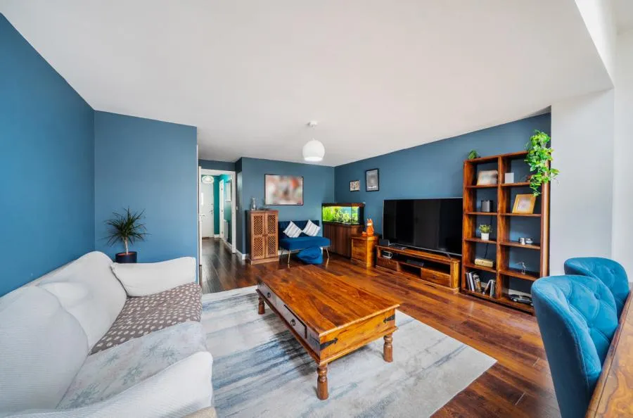 Windsor Crescent, Wokingham, RG40, photo 2