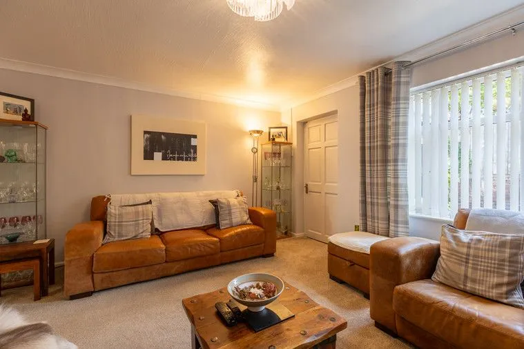 Station Close, Walsall, WS3, photo 4