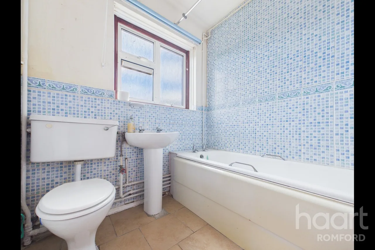 Chelmsford Avenue, Romford, RM5, photo 11