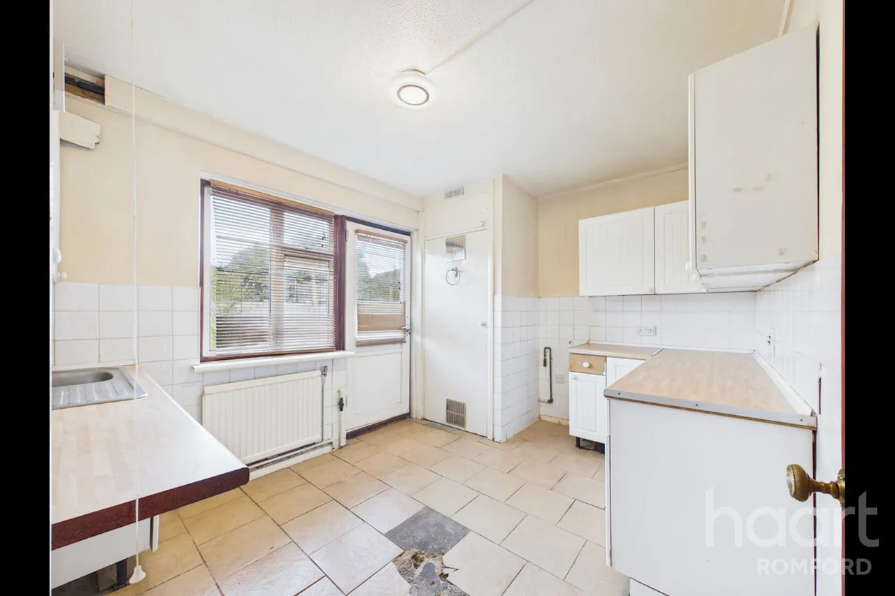Chelmsford Avenue, Romford, RM5, photo 3