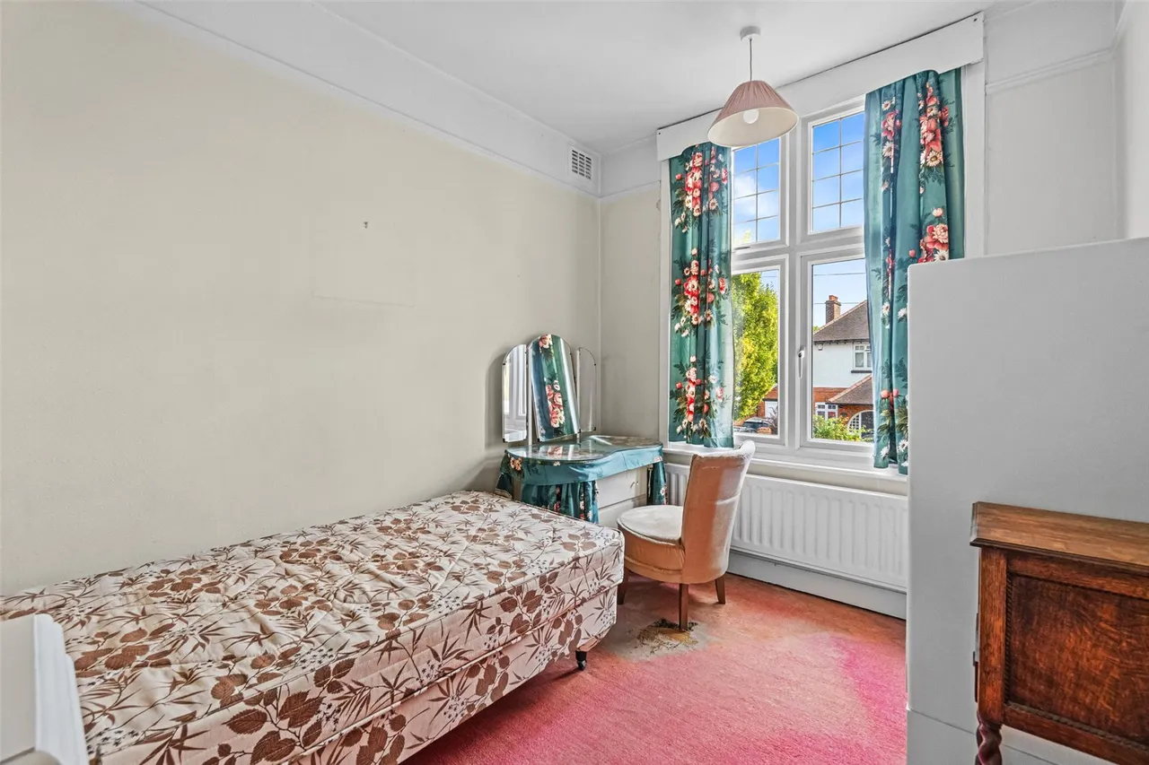 Avenue Road, Teddington, TW11 0BT, photo 7