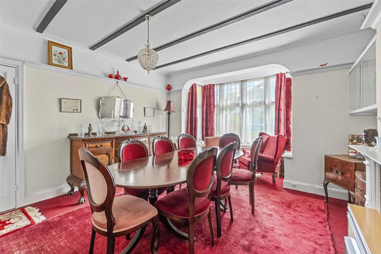 Avenue Road, Teddington, TW11 0BT, photo 3