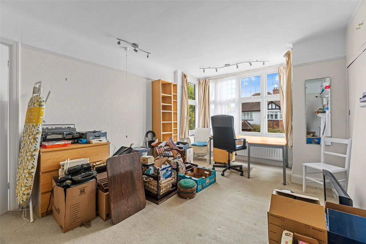 Avenue Road, Teddington, TW11 0BT, photo 8