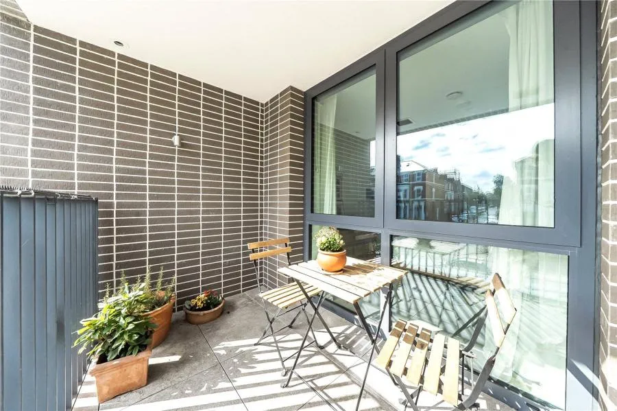 Clapham Road, London, SW9, photo 5