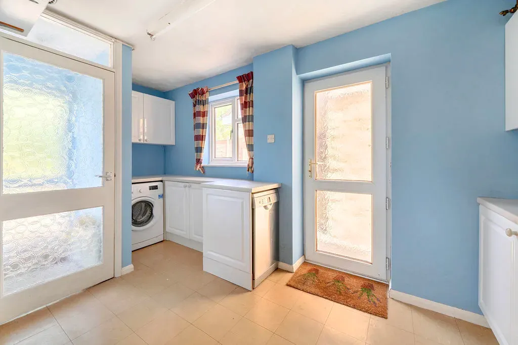 Whaddon Way, Bletchley, Milton Keynes, Buckinghamshire, MK3 7DT, photo 9
