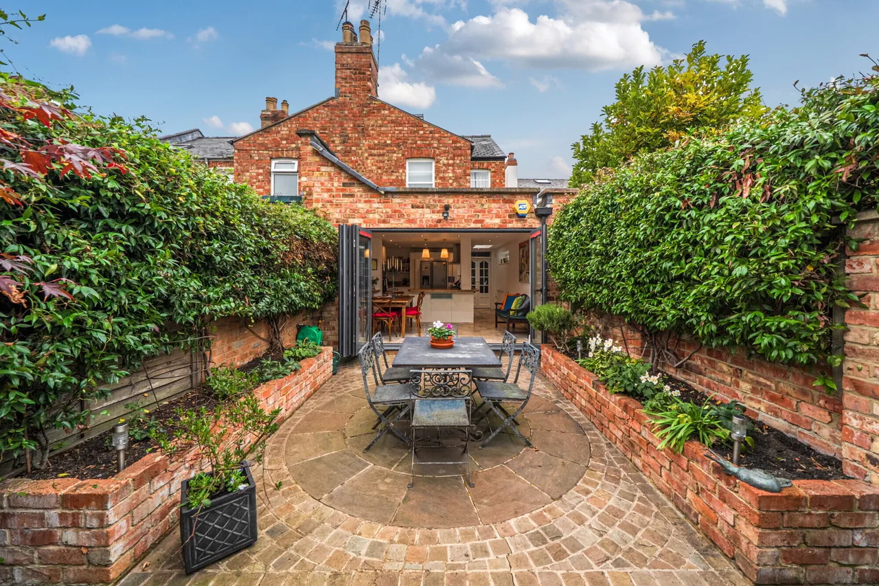 3 bed house for sale — St. Lukes Place, Cheltenham, GL53