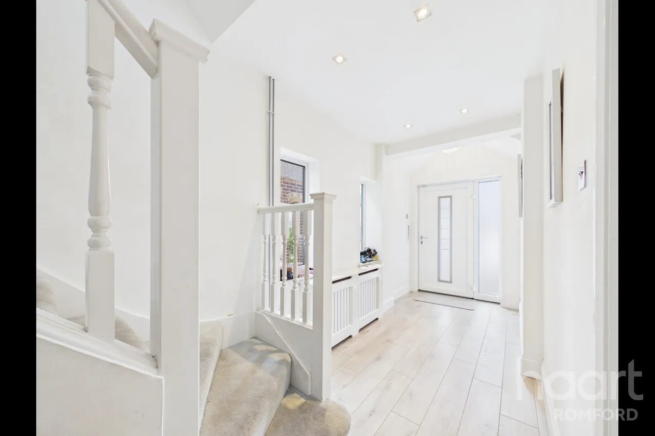 Moray Close, Romford, RM1, photo 9