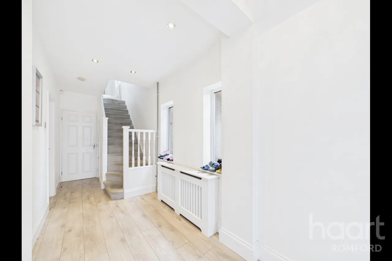 Moray Close, Romford, RM1, photo 8