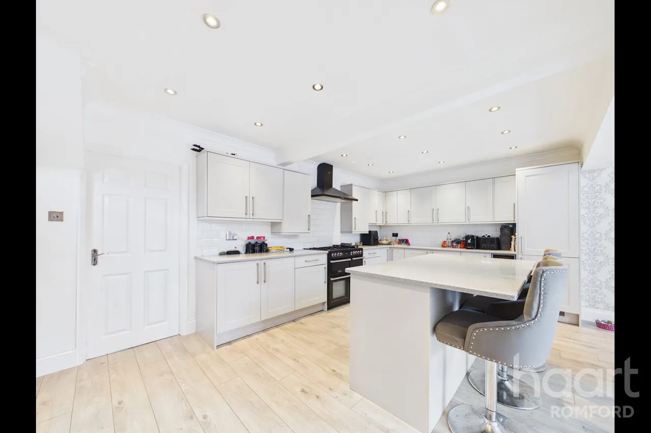 Moray Close, Romford, RM1, photo 18