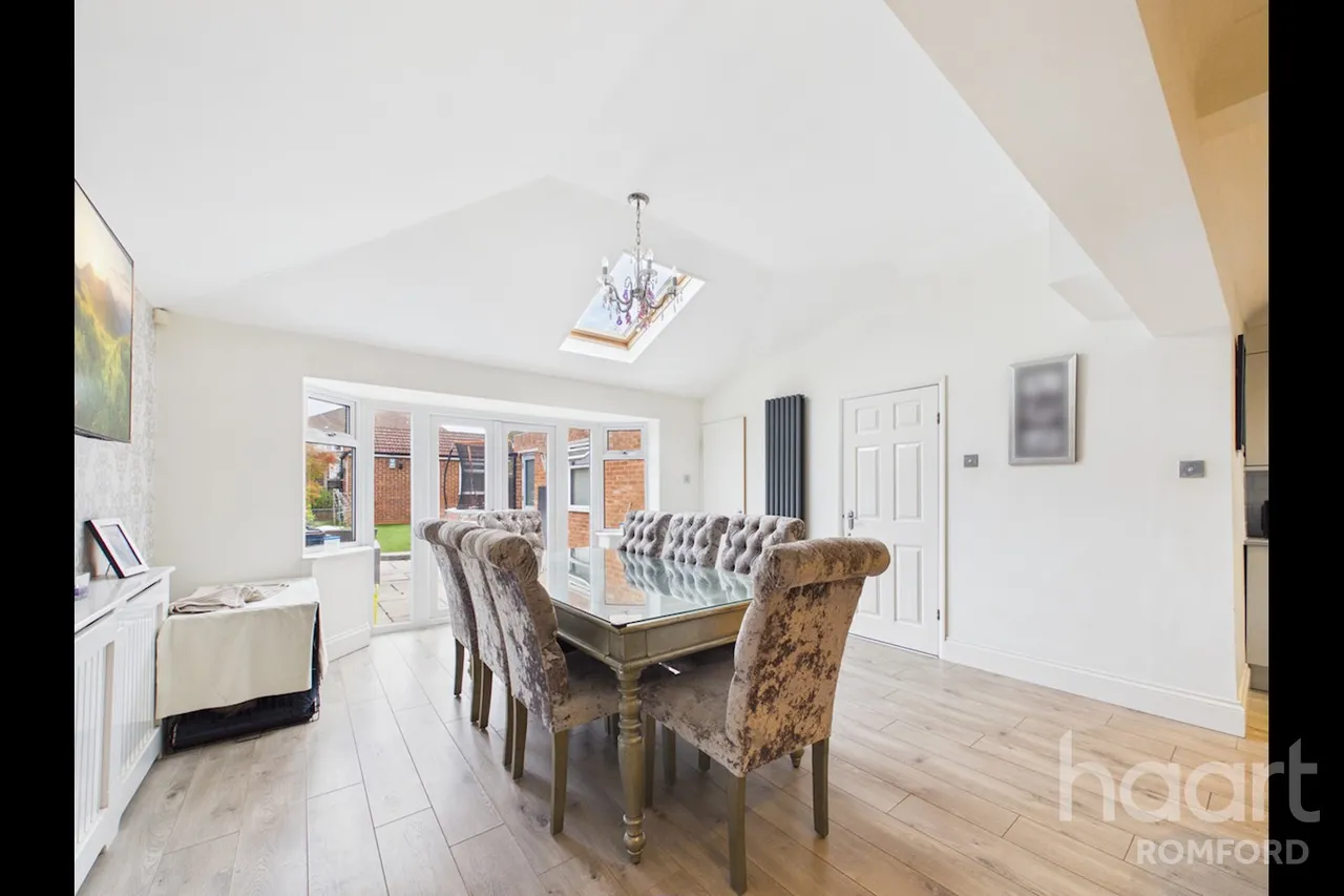 Moray Close, Romford, RM1, photo 19
