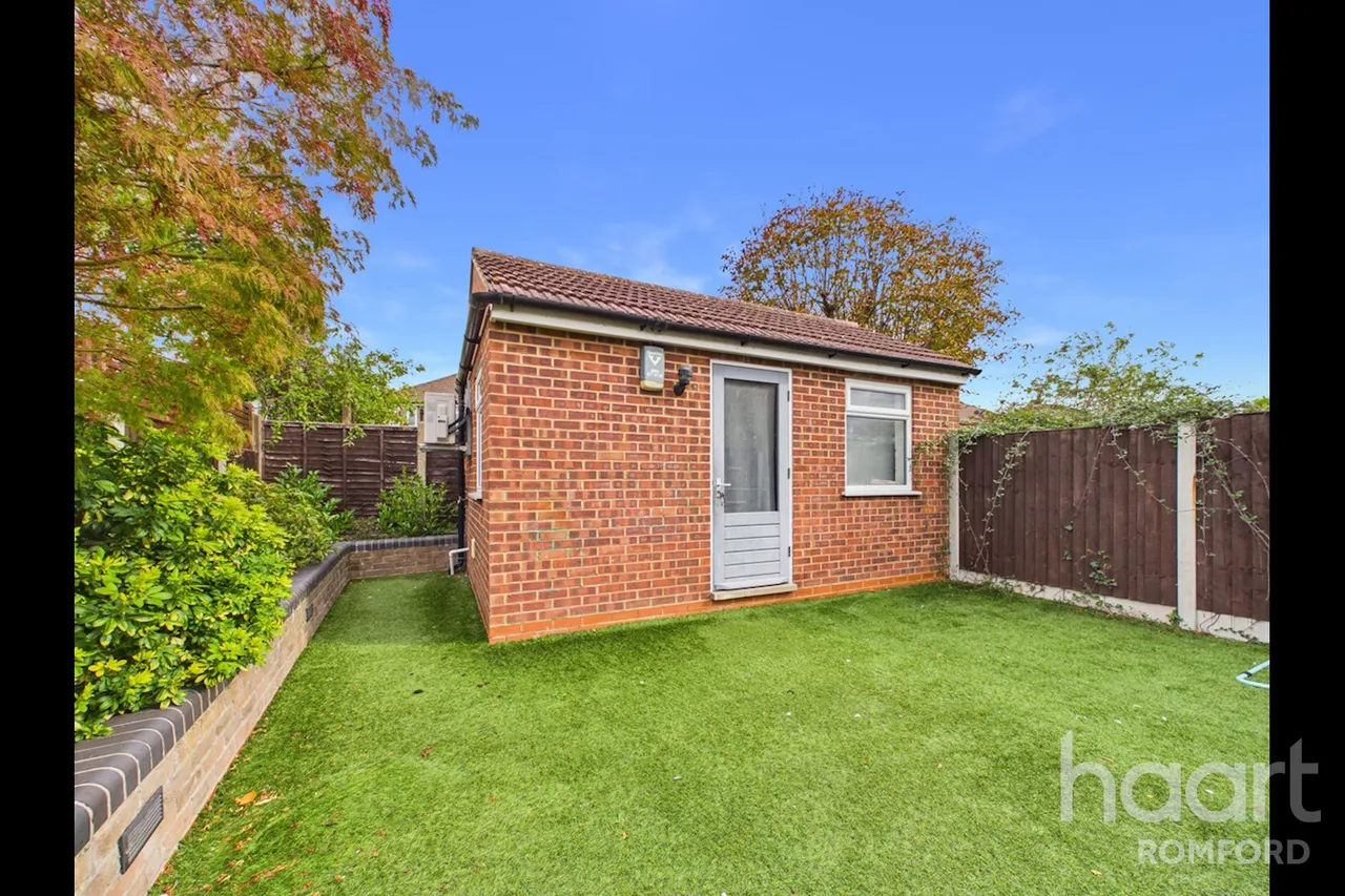 Moray Close, Romford, RM1, photo 26