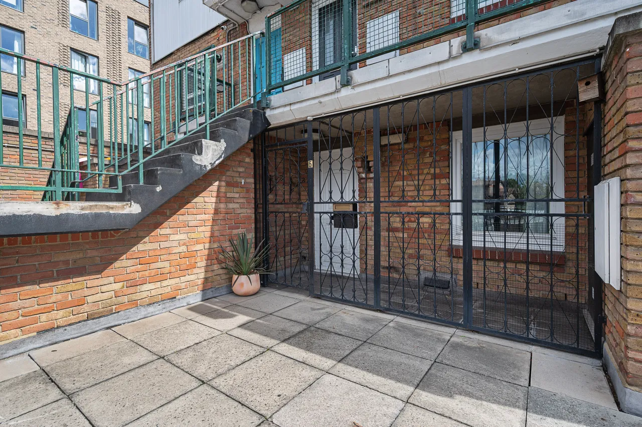 5 Regan Way, London, photo 11
