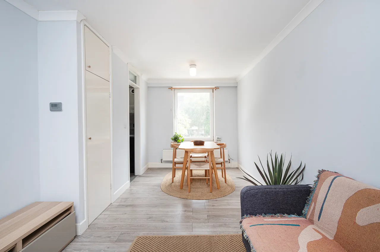 1 bed flat for sale — 5 Regan Way, London
