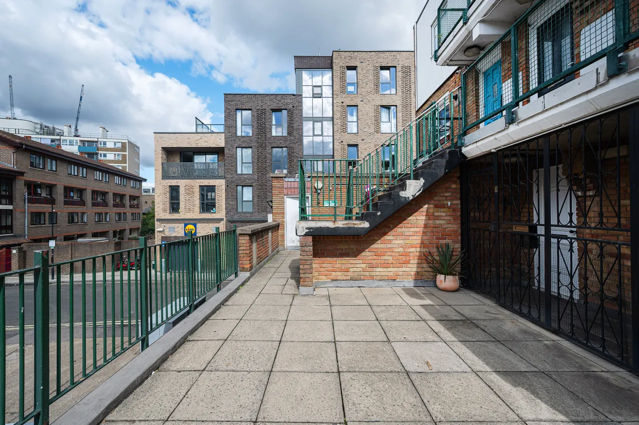 5 Regan Way, London, photo 10