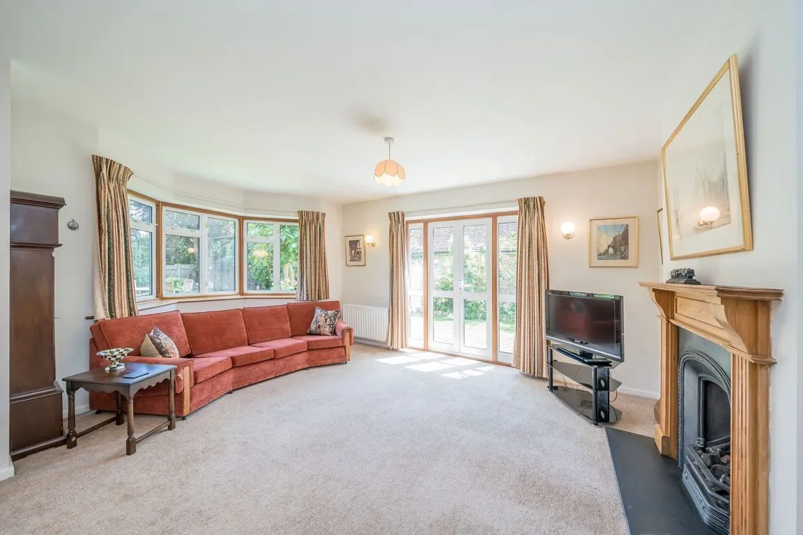 York Road, Weybridge, KT13, photo 3