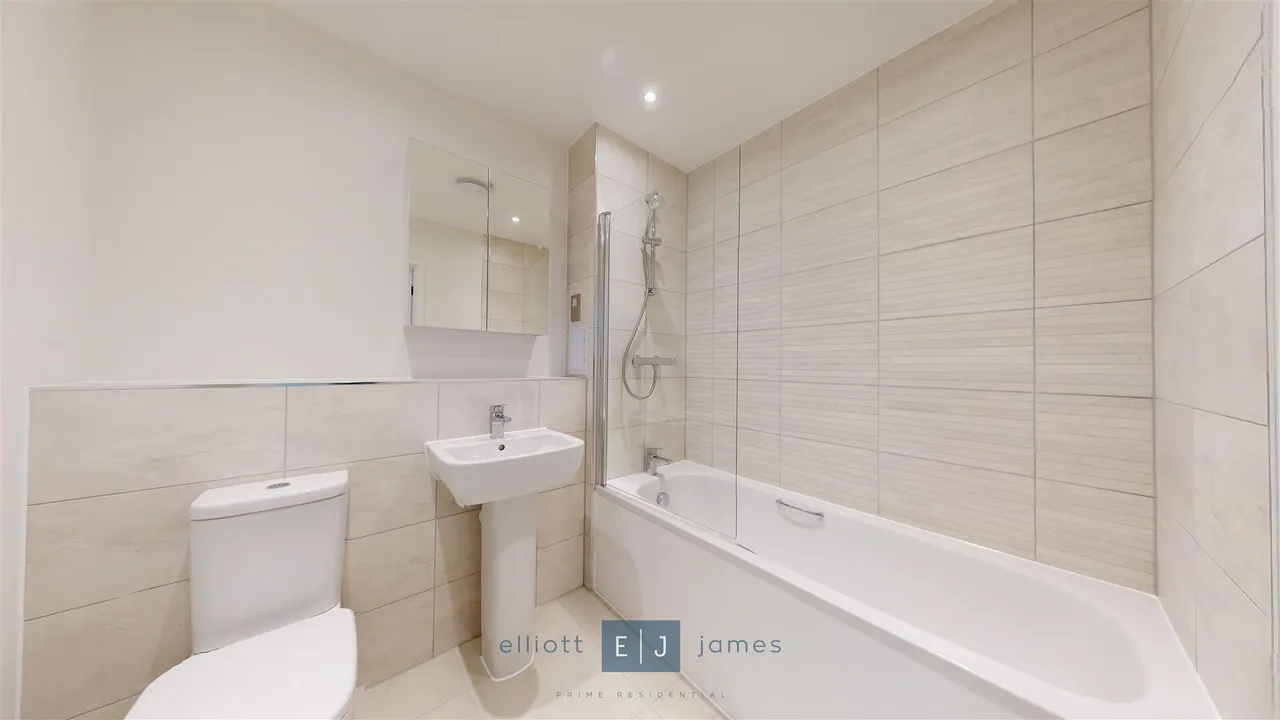Luctons Close, Loughton, photo 8