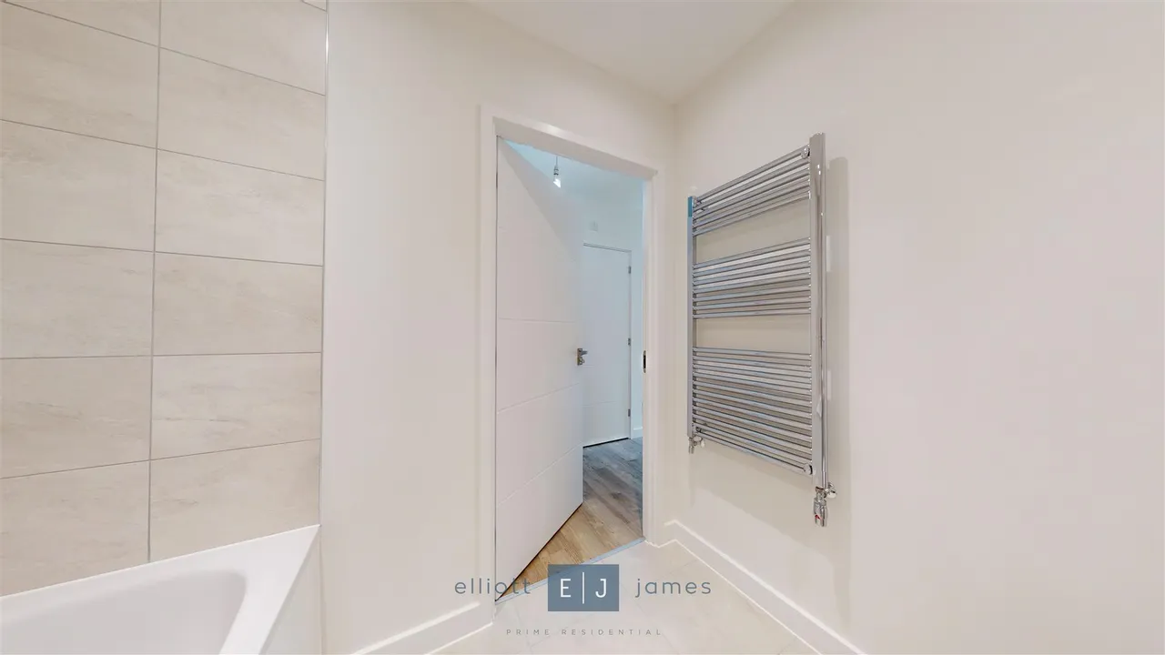 Luctons Close, Loughton, photo 9