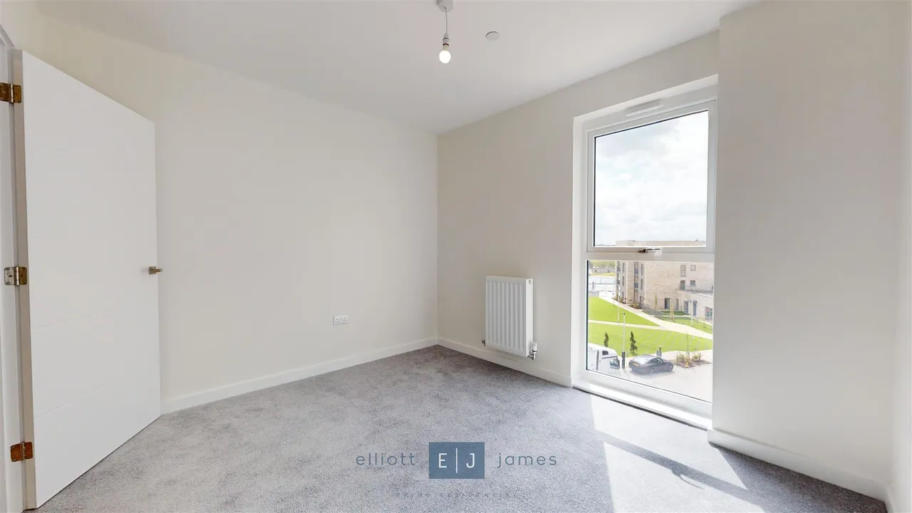 Luctons Close, Loughton, photo 6