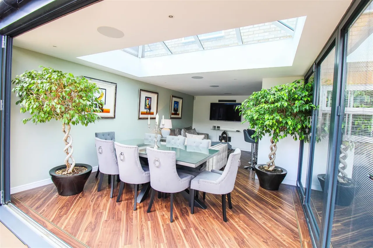 Heathcote Gardens, Church Langley, CM17, photo 6