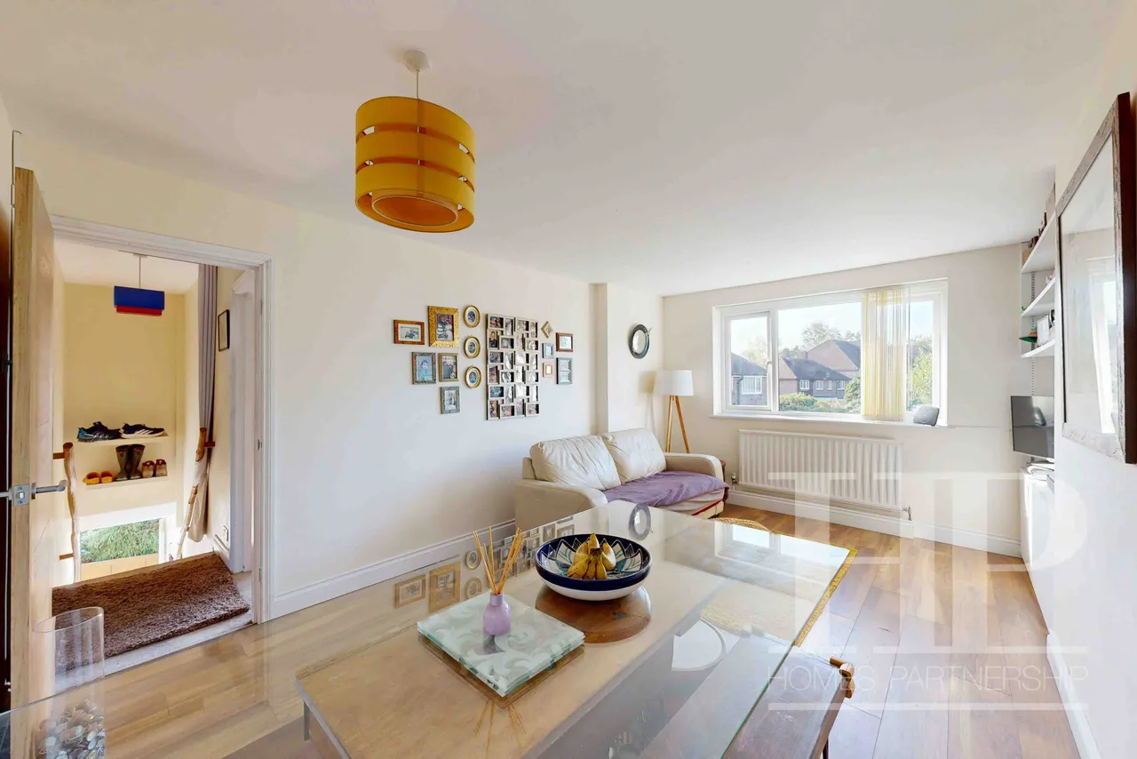 Southwick Close, East Grinstead, RH19, photo 6