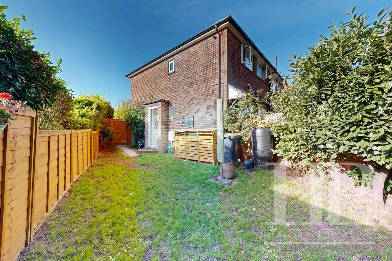 Southwick Close, East Grinstead, RH19, photo 13