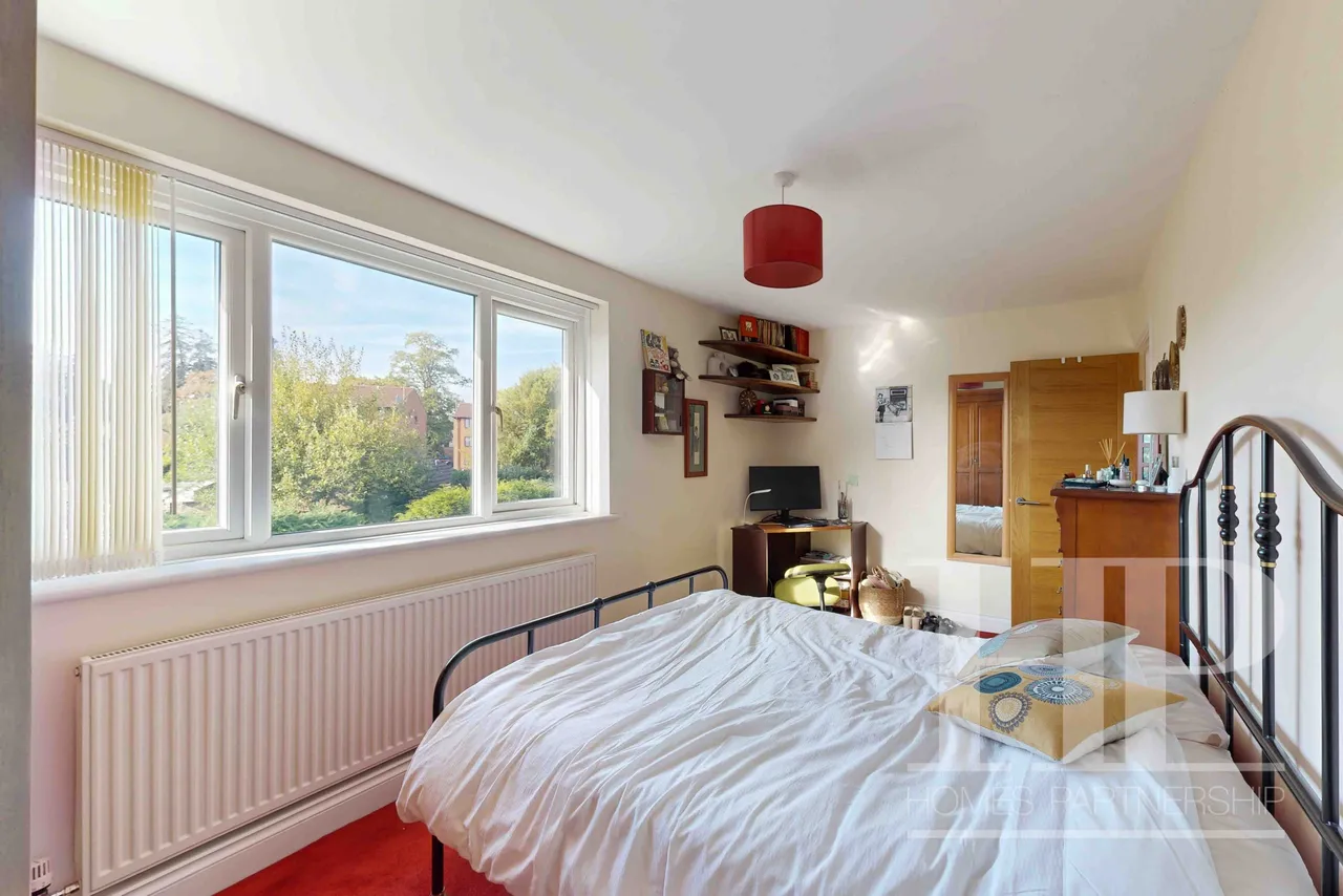 Southwick Close, East Grinstead, RH19, photo 9