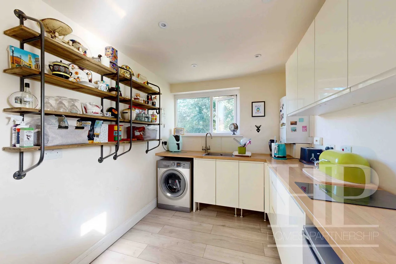Southwick Close, East Grinstead, RH19, photo 5