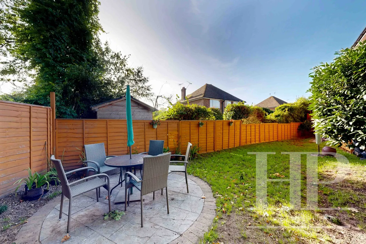 Southwick Close, East Grinstead, RH19, photo 2