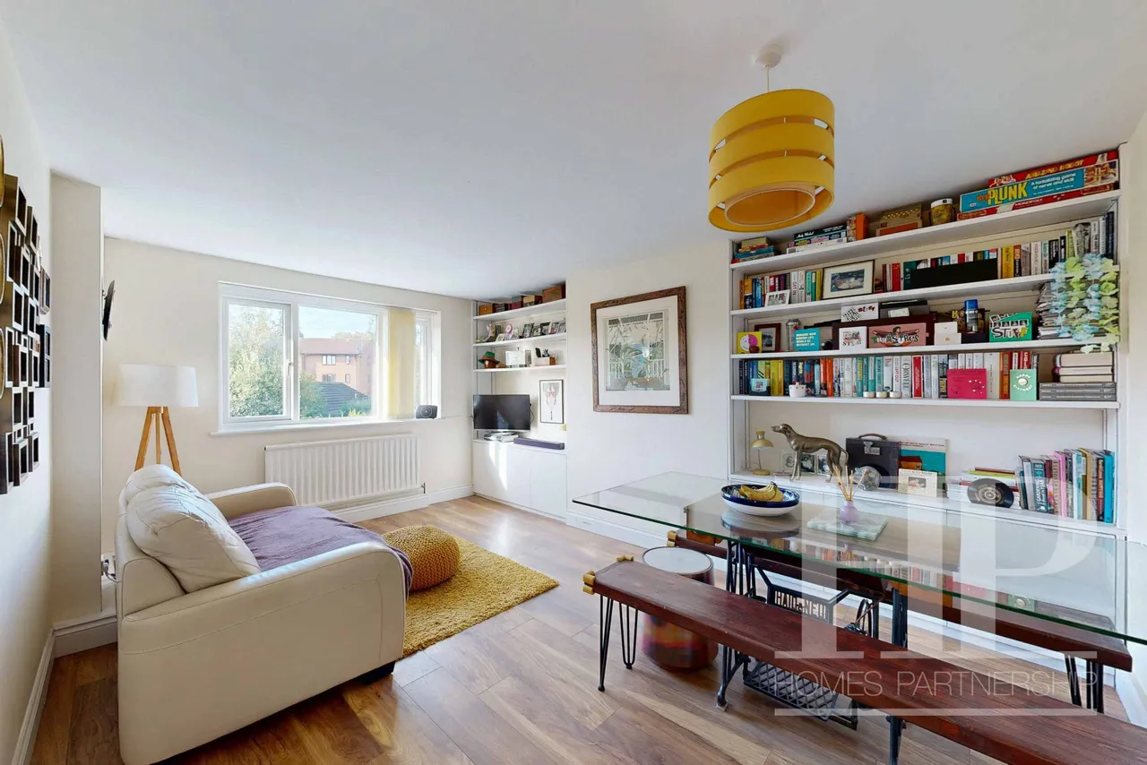 2 bed flat for sale, Southwick Close, East Grinstead, RH19