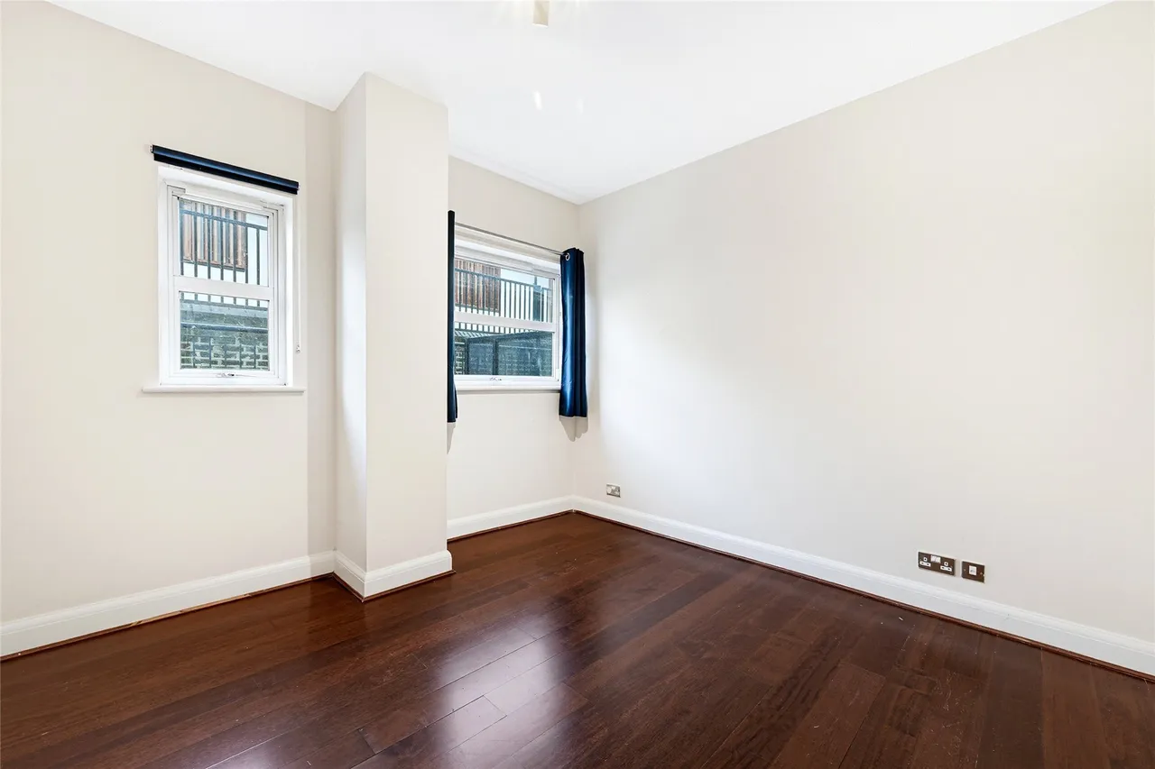 Aitman Drive, Brentford, TW8, photo 11