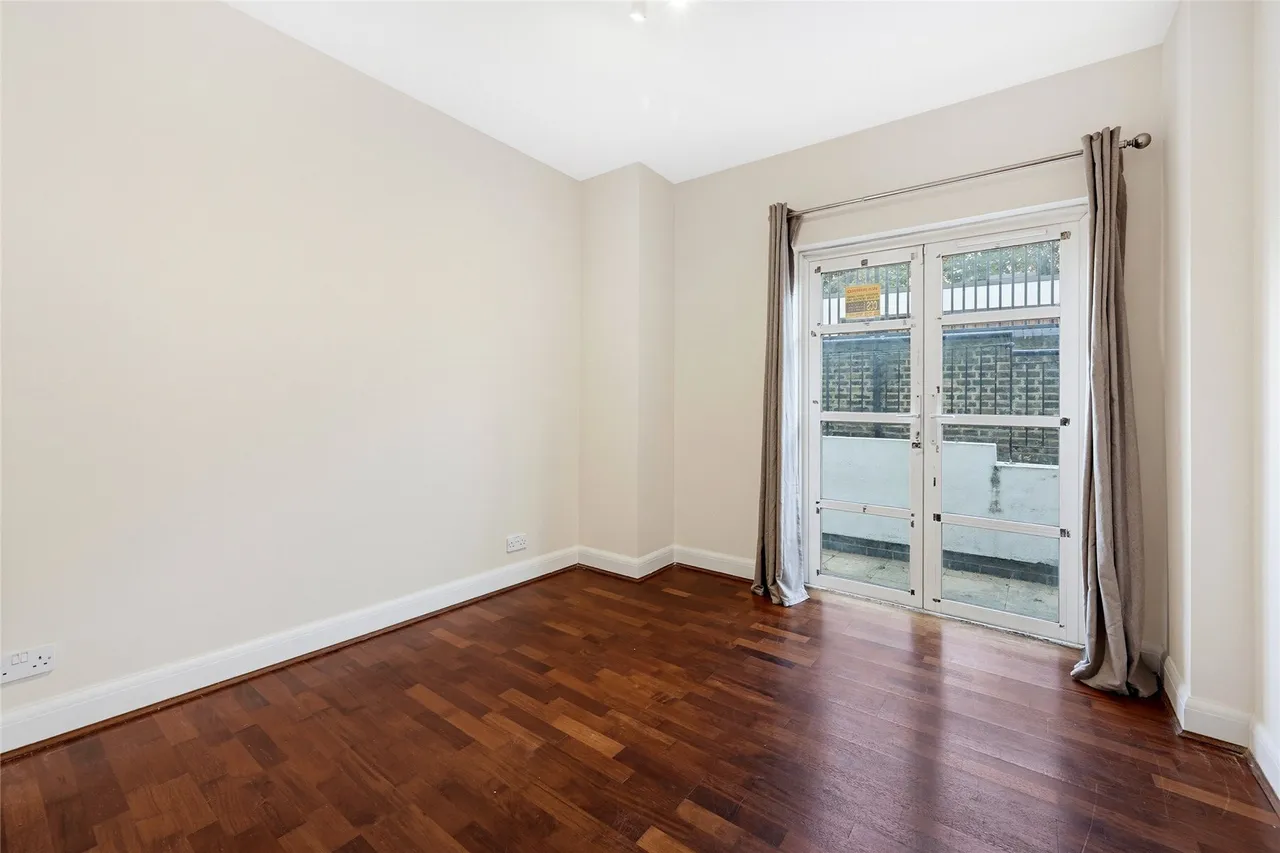 Aitman Drive, Brentford, TW8, photo 10