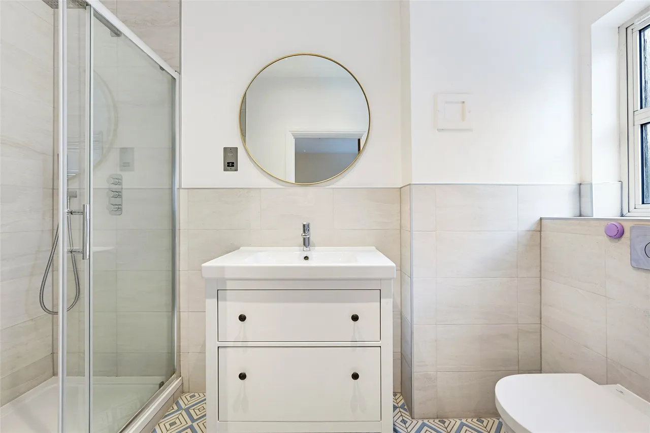 Aitman Drive, Brentford, TW8, photo 9