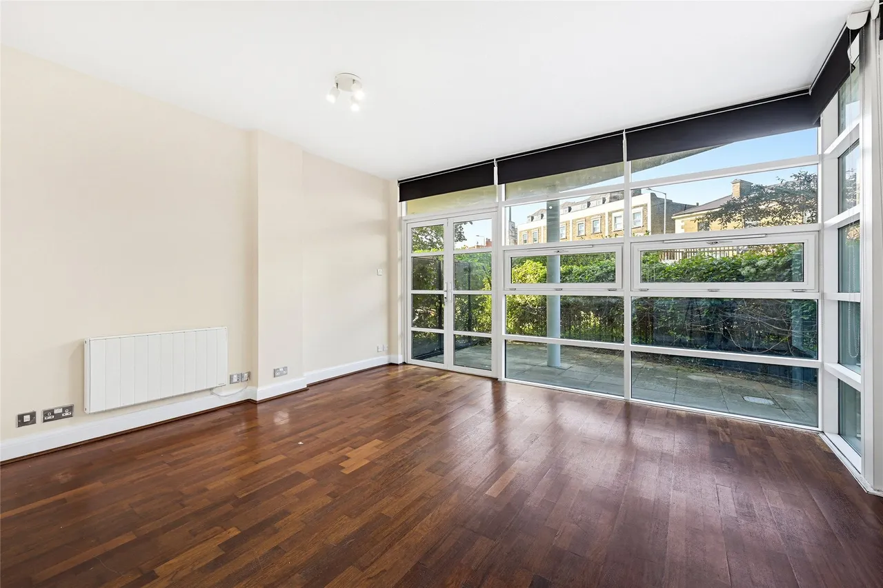 Aitman Drive, Brentford, TW8, photo 5