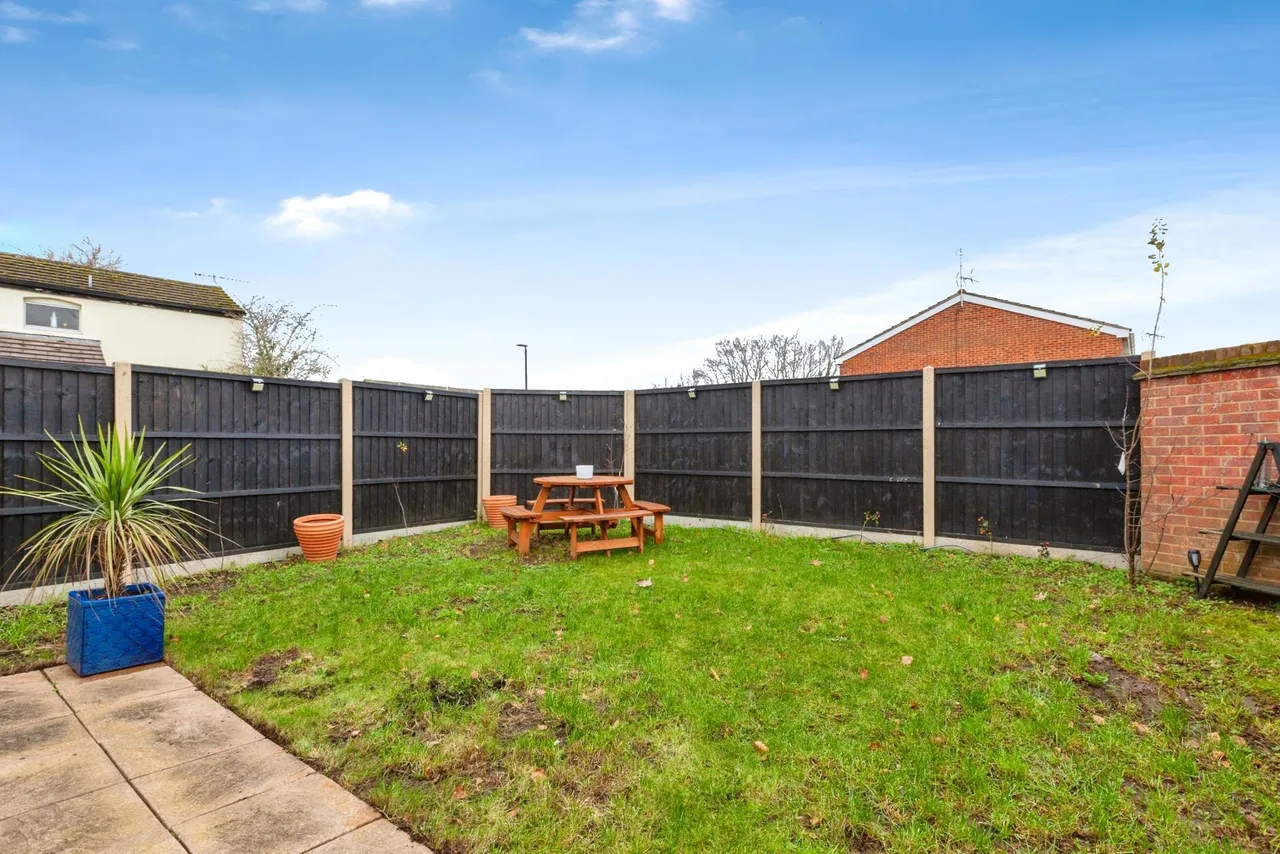 Goldsworthy Way, Slough, SL1, photo 3