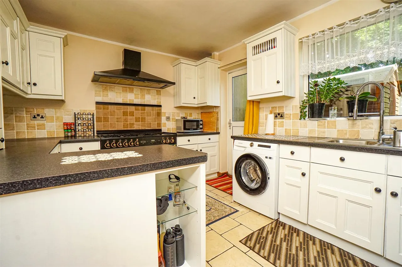Blackman Avenue, St. Leonards-On-Sea, photo 15