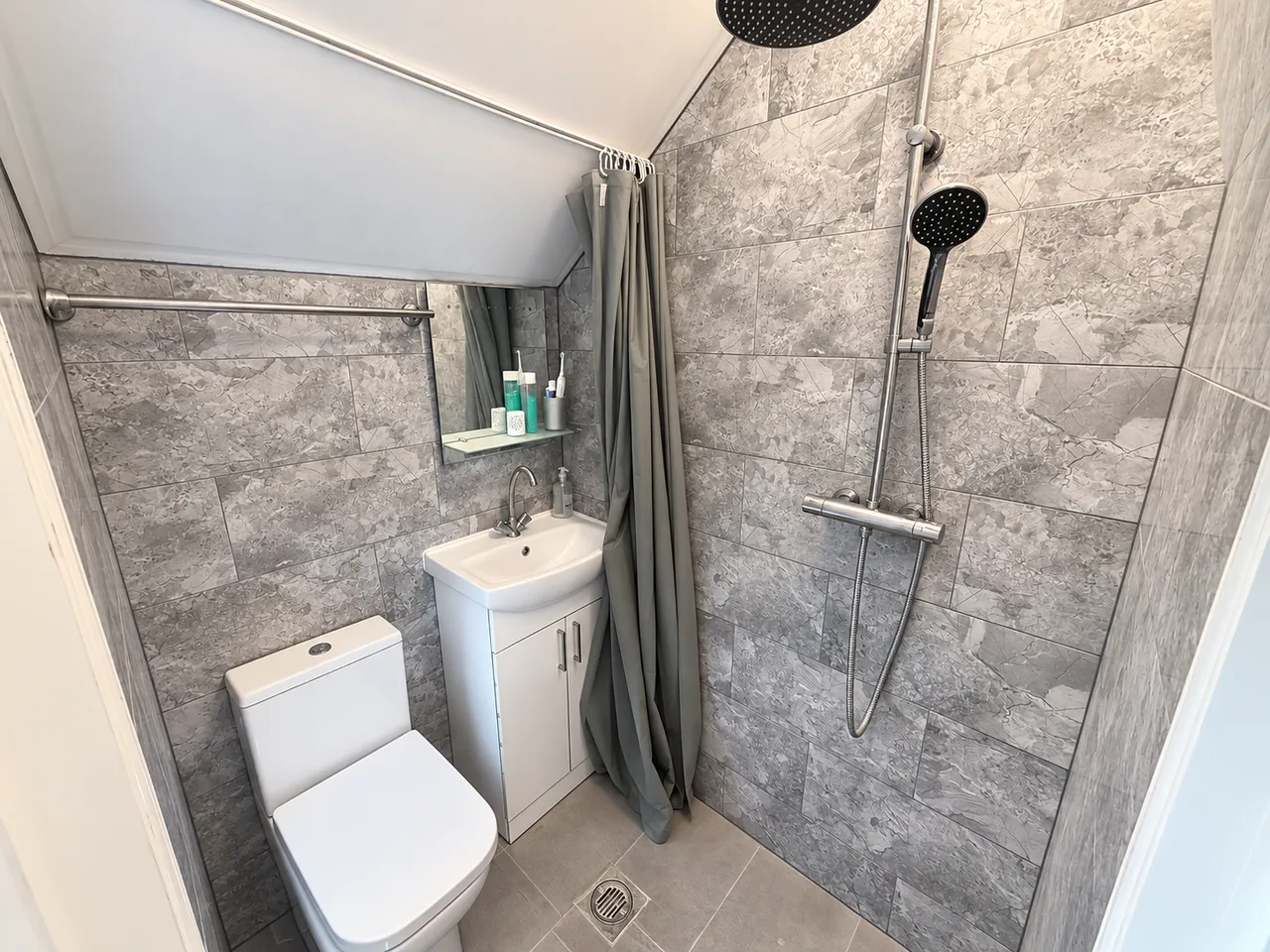 Stockingstone Road, LU2, photo 3