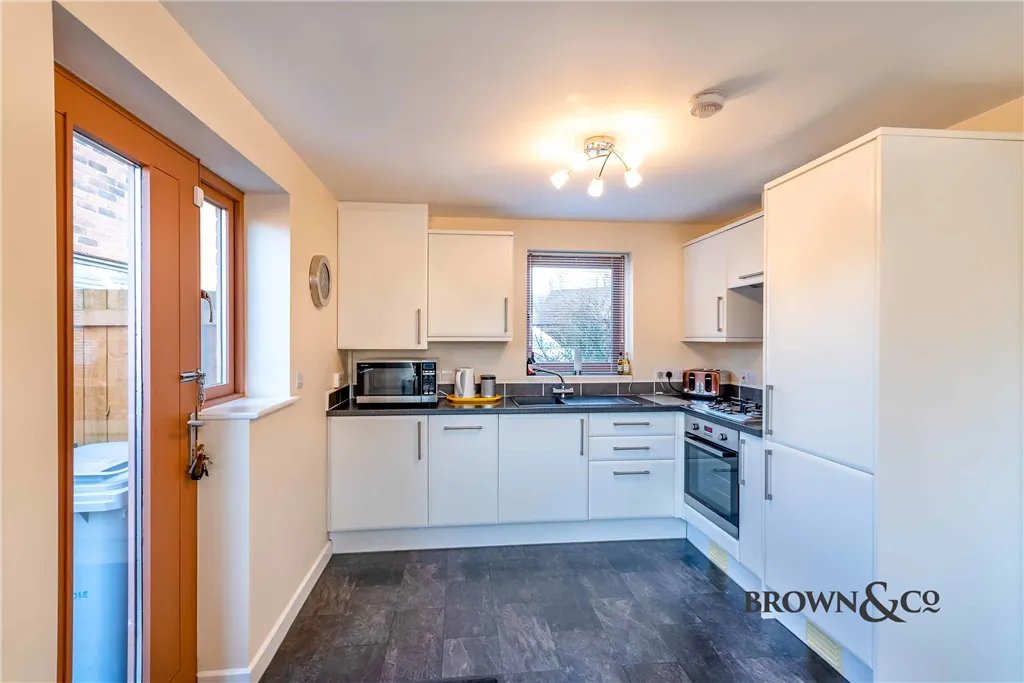 Lavender Close, New Ollerton, photo 3