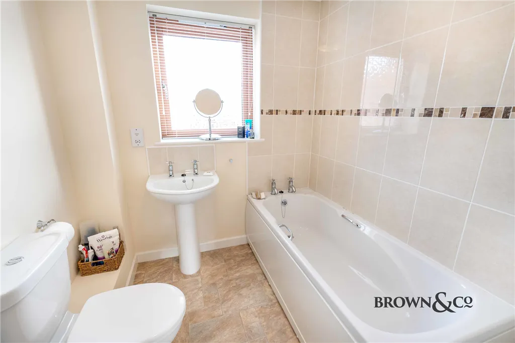 Lavender Close, New Ollerton, photo 11