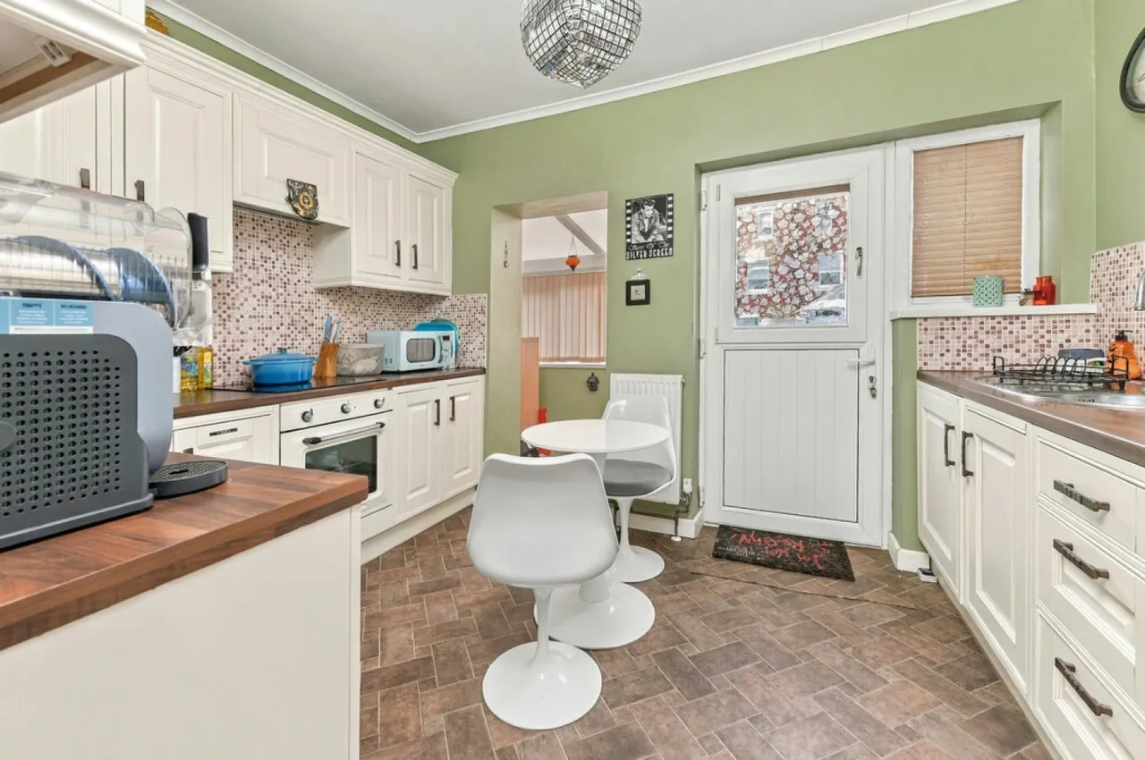 Eldon Road, Marsh, HD1, photo 3