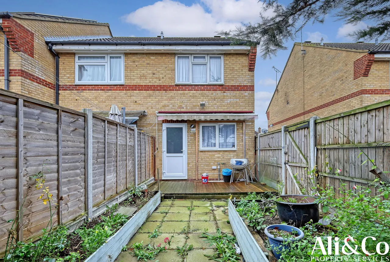 Berkeley Terrace, Tilbury, Essex, RM18 8AN, photo 12