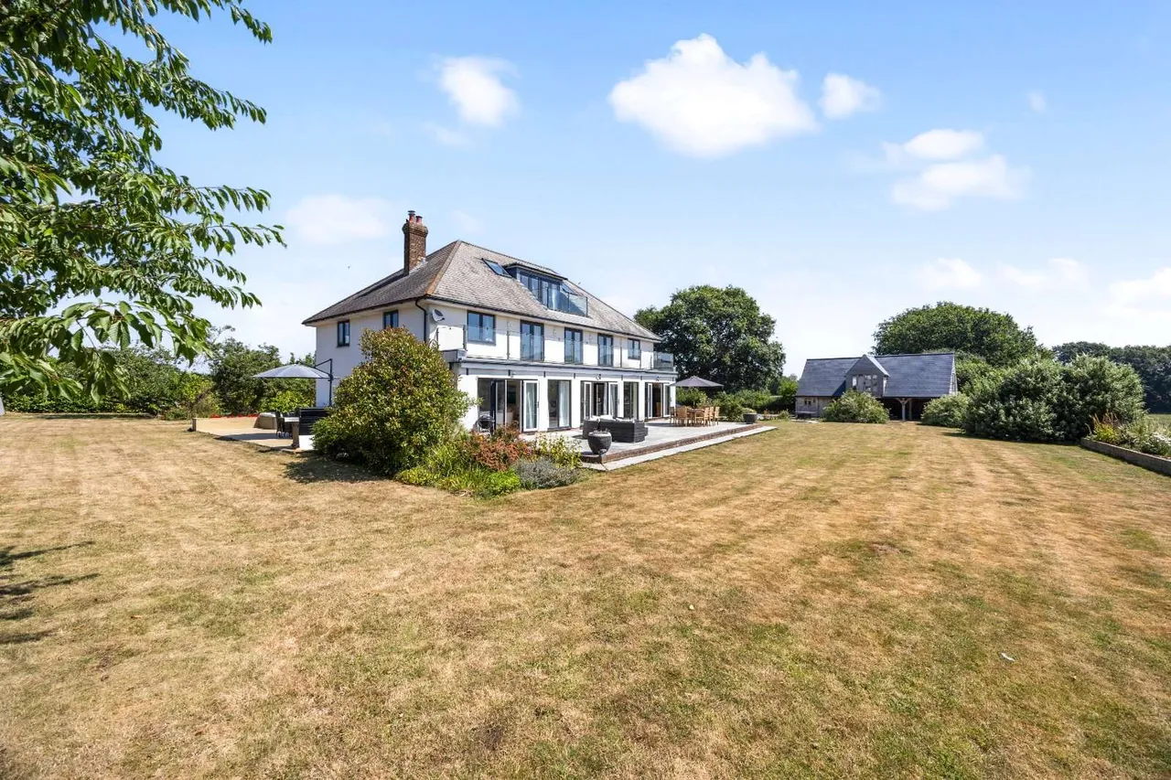 5 bed house for sale — West End Lane, Henfield, West Sussex, BN5 9RB