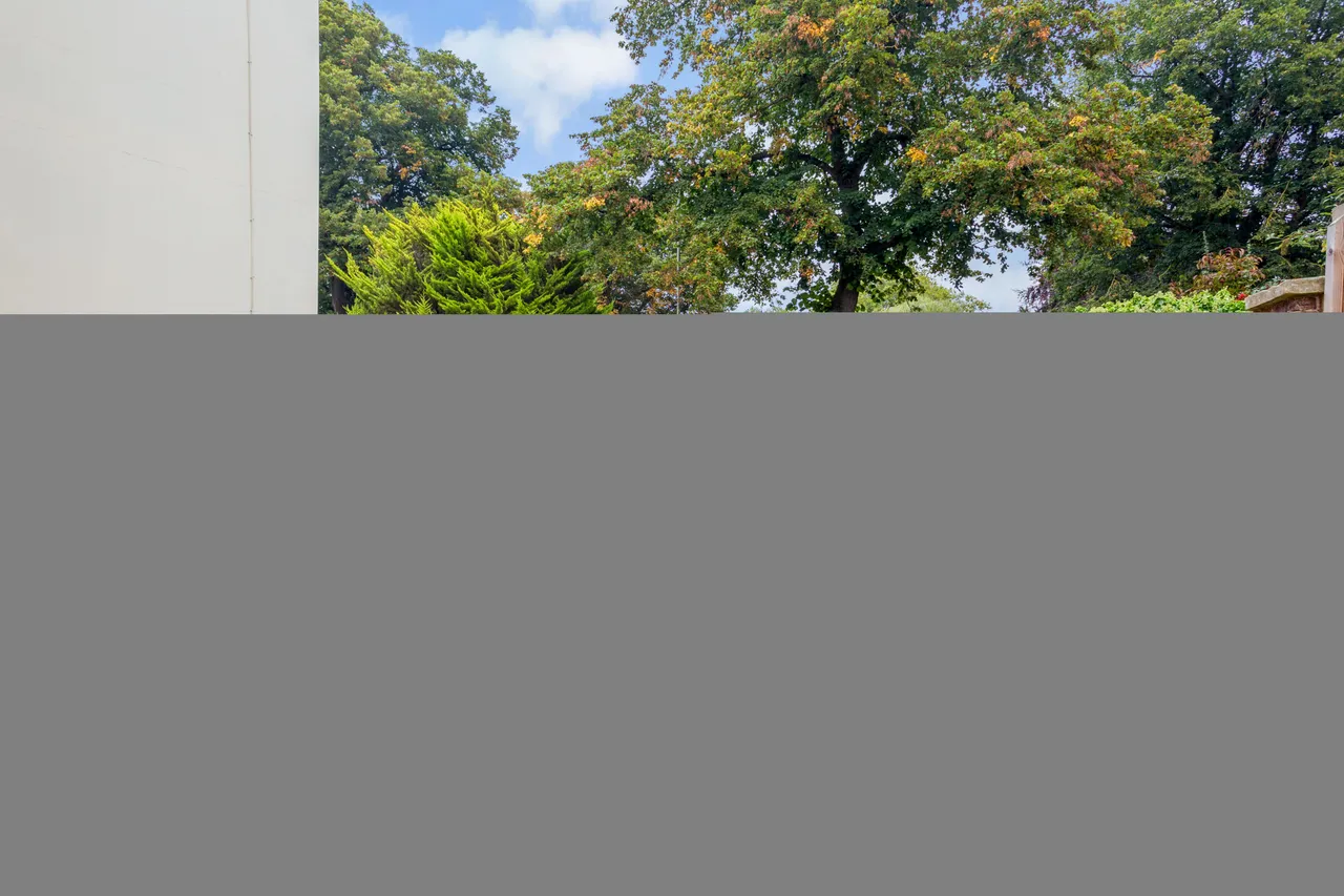 Pittville Circus, Cheltenham, GL52, photo 2