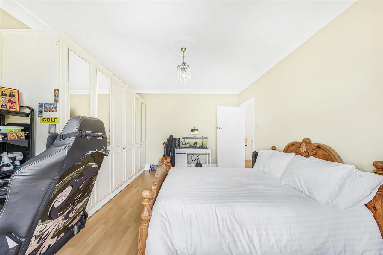 Warren Pond Road, North Chingford, E4, photo 26