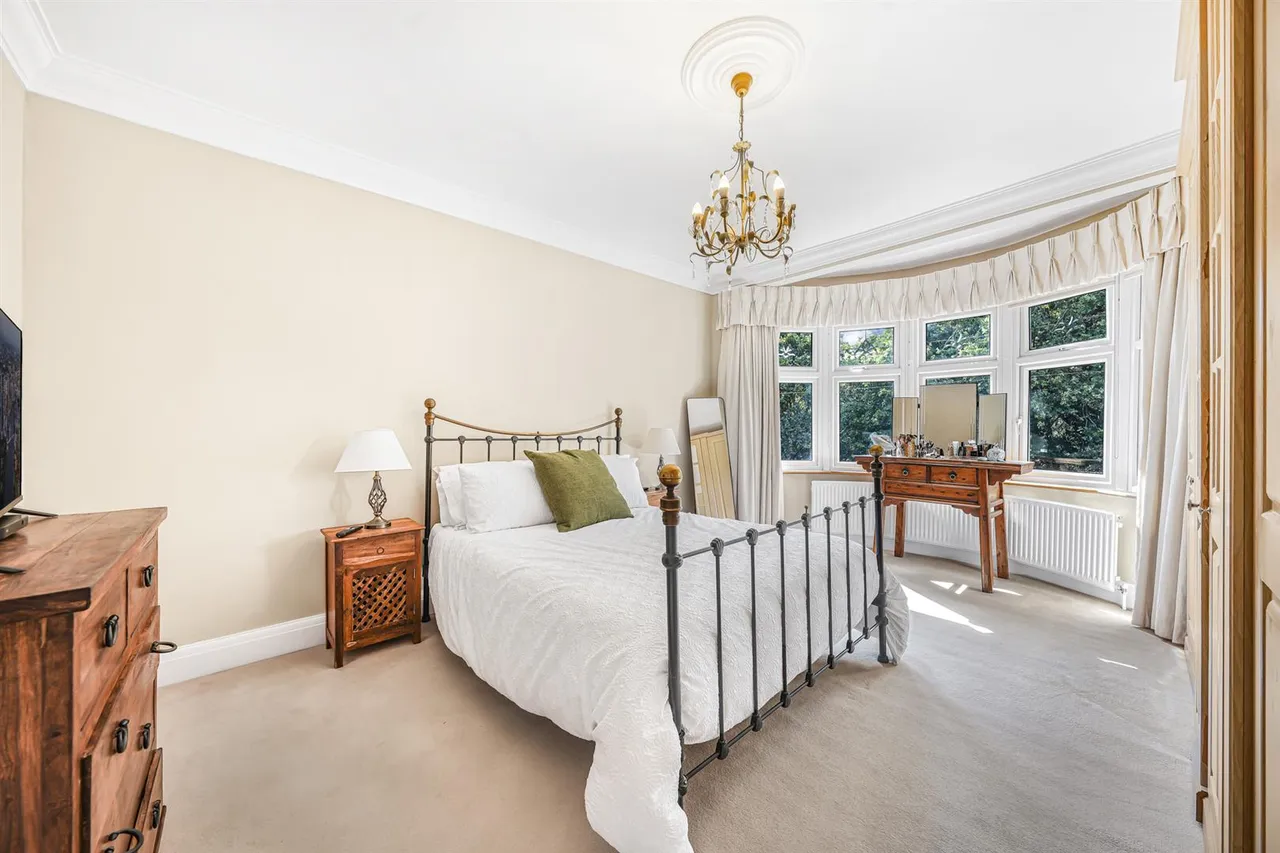 Warren Pond Road, North Chingford, E4, photo 21